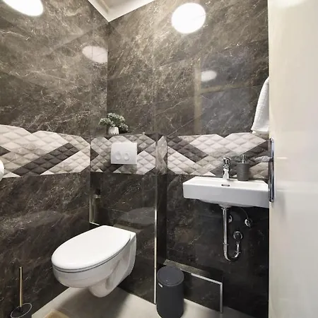 Apartment Loro 1 *