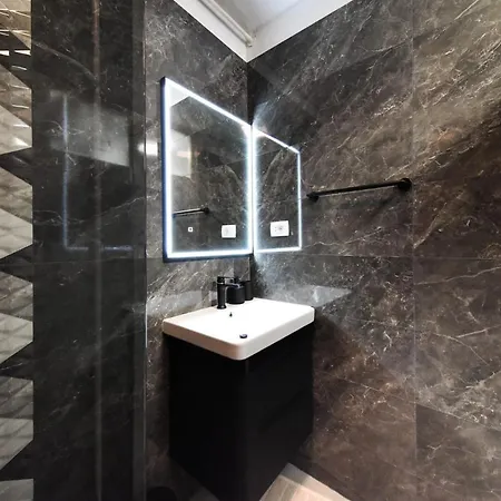 Loro 1 Apartment