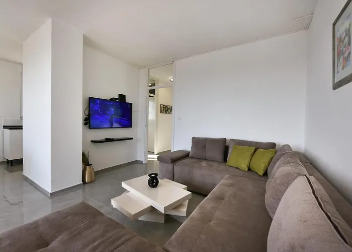 Loro 1 Apartament