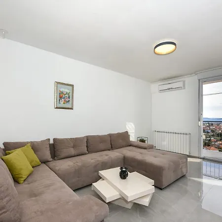 Apartment Loro 1
